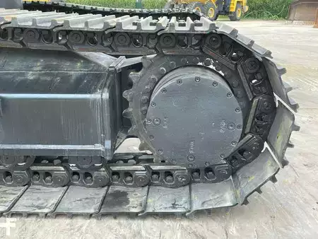 Bæltegraver 2025 JCB 245 HD LR (16)