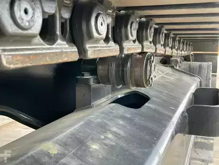 Bæltegraver 2025 JCB 245 HD LR (17)