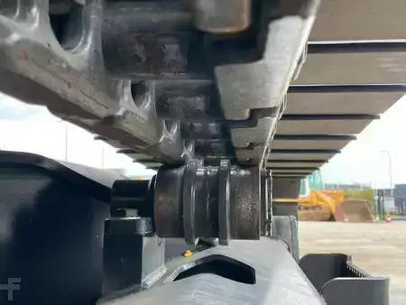 Bæltegraver 2025 JCB 245 HD LR (18)