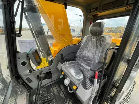 Bæltegraver 2025 JCB 245 HD LR (21)