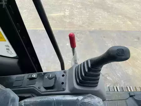 Bæltegraver 2025 JCB 245 HD LR (25)