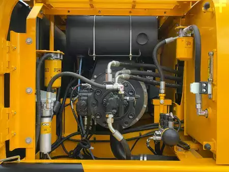 Bæltegraver 2025 JCB 245 HD LR (27)
