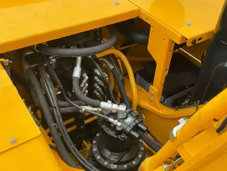 Bæltegraver 2025 JCB 245 HD LR (30)