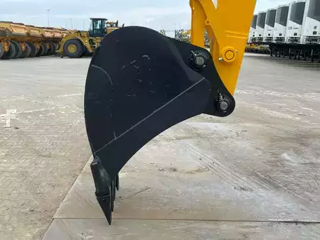 Bæltegraver 2025 JCB 245 HD LR (9)