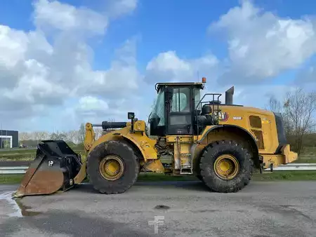 Carregadeira de rodas 2021 Caterpillar 966M (1)