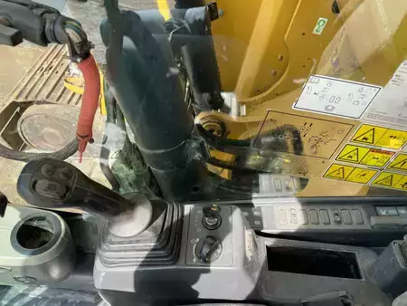 Rupsgraafmachines 2012 Caterpillar 328D (24)