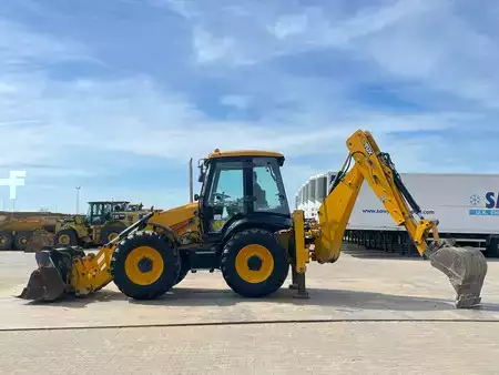 Rigid Backhoe Loader 2015 JCB 4CX (3)