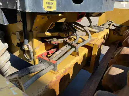 Fåren ruller 2014 Caterpillar CP64 (13)