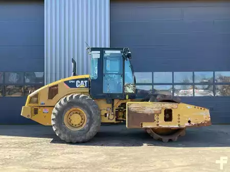 Fåren ruller 2014 Caterpillar CP64 (5)