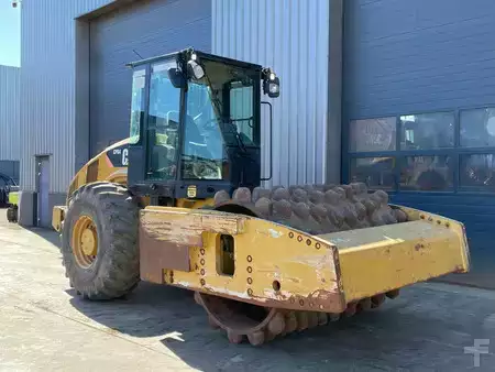 Fåren ruller 2014 Caterpillar CP64 (6)