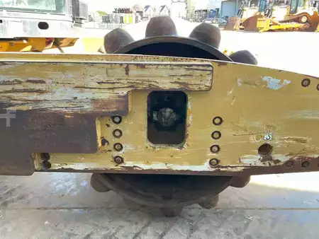 Fåren ruller 2014 Caterpillar CP64 (9)