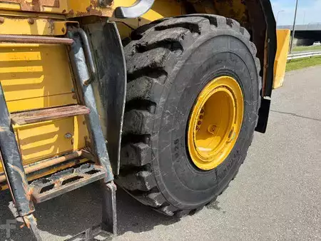 Kolové nakladače 2012 Caterpillar 972K (11)