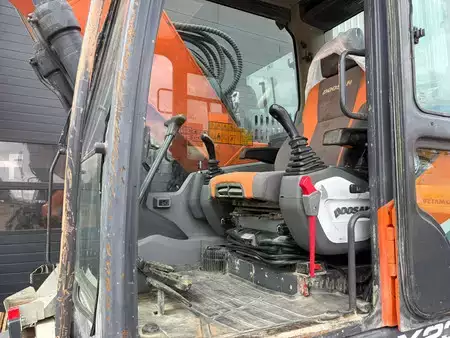 Bæltegraver 2017 Doosan DX235LCR (21)