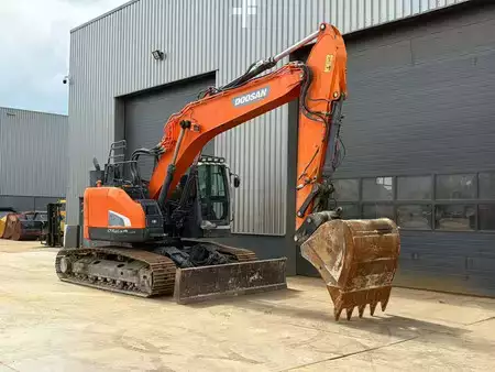 Bæltegraver 2017 Doosan DX235LCR (7)