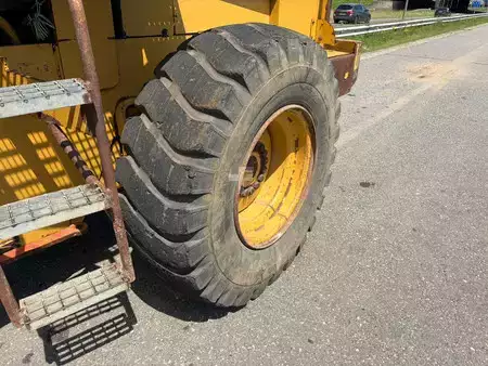 Kerekes rakodó 1995 Caterpillar 928F (12)