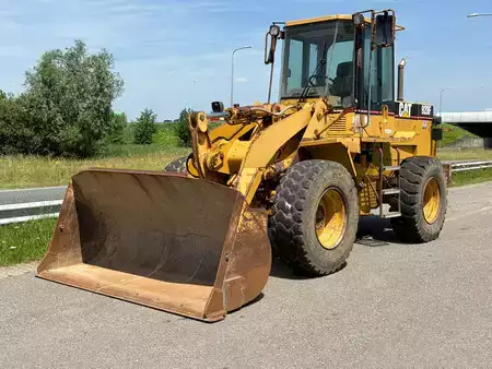 Kerekes rakodó 1995 Caterpillar 928F (2)