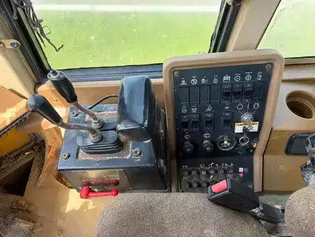 Kerekes rakodó 1995 Caterpillar 928F (20)