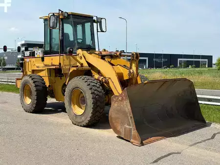 Kerekes rakodó 1995 Caterpillar 928F (7)
