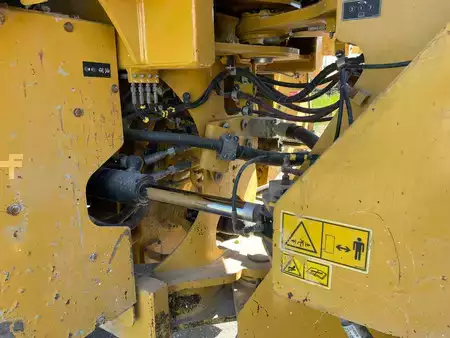 Pyöräkuormaajat 2020 Caterpillar 966M (16)