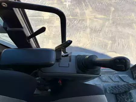 Beltegraver 2018 Caterpillar 325 F LCR (21)