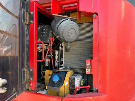 Beltegraver 2018 Caterpillar 325 F LCR (27)