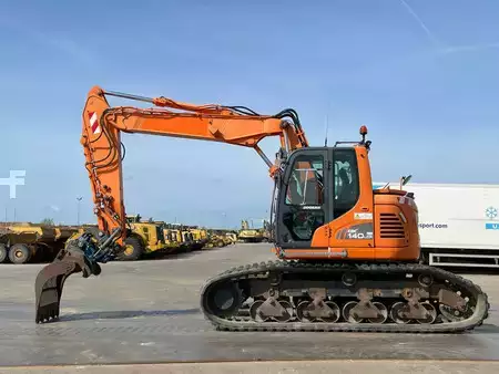 Bæltegraver 2015 Doosan DX140LCR (1)