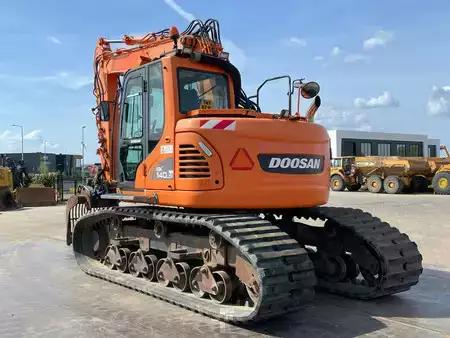 Bæltegraver 2015 Doosan DX140LCR (3)