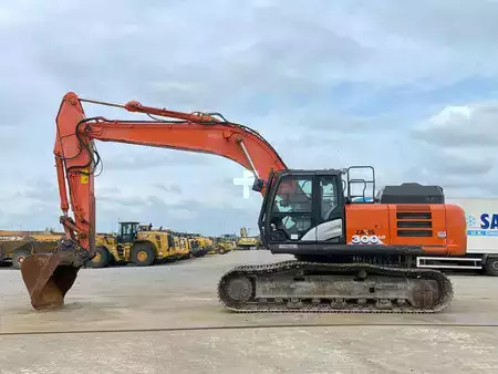 Pelles sur chenilles 2018 Hitachi ZX300-6 (1)