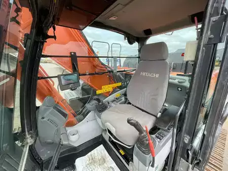 Pelles sur chenilles 2018 Hitachi ZX300-6 (22)