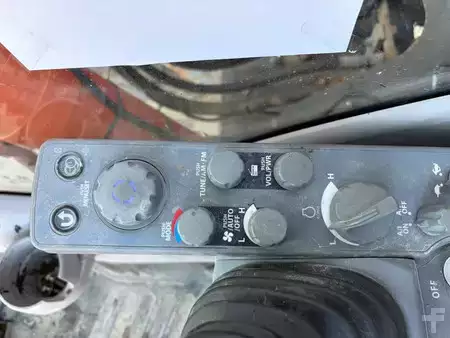 Pelles sur chenilles 2018 Hitachi ZX300-6 (29)