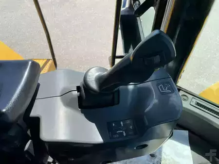 Wielladers 2021 Caterpillar 972 M (23)