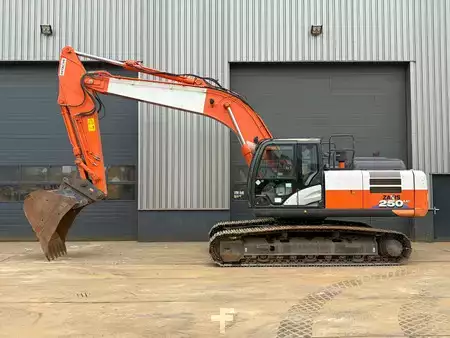 Bæltegraver 2019 Hitachi ZX250-6 (1)
