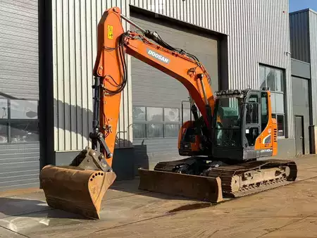 Rupsgraafmachines 2020 Doosan DX140LCR-5 (2)
