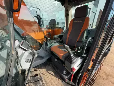 Rupsgraafmachines 2020 Doosan DX140LCR-5 (21)