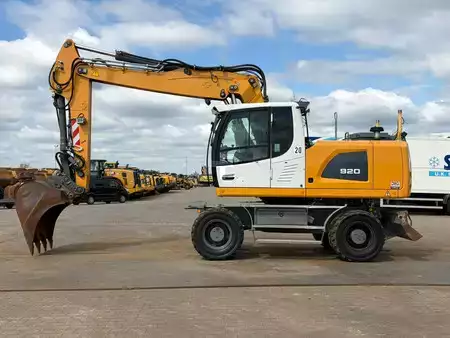 Mobilní bagry 2019 Liebherr A920 (1)