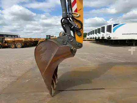 Mobilní bagry 2019 Liebherr A920 (10)