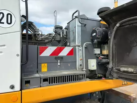 Mobilní bagry 2019 Liebherr A920 (19)