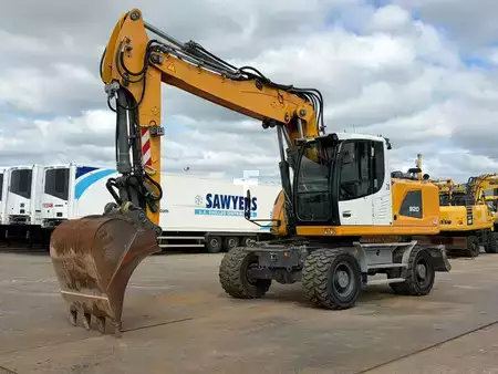 Mobilní bagry 2019 Liebherr A920 (2)