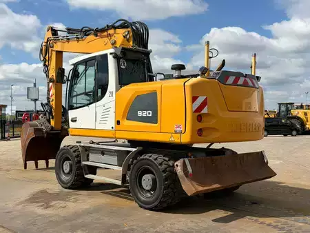 Mobilní bagry 2019 Liebherr A920 (3)