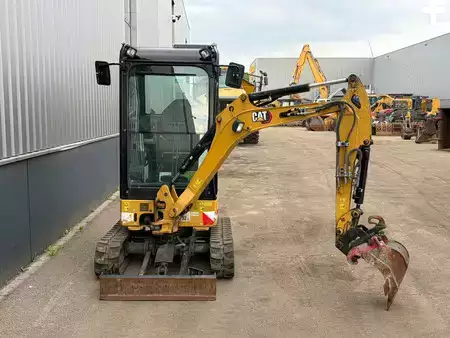 Lánctalpas kotrógép 2021 Caterpillar 301.8-05 (12)