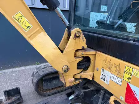 Lánctalpas kotrógép 2021 Caterpillar 301.8-05 (17)