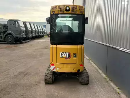 Lánctalpas kotrógép 2021 Caterpillar 301.8-05 (7)