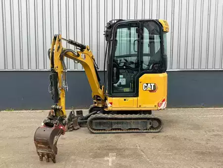 Lánctalpas kotrógép 2021 Caterpillar 301.8-05 (9)