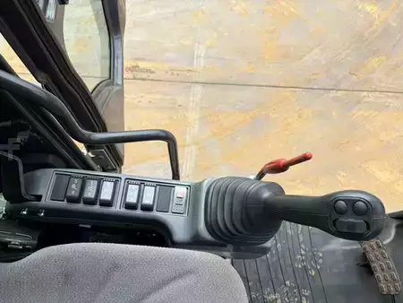 Bæltegraver 2019 Hitachi ZX300LCN-6 (24)
