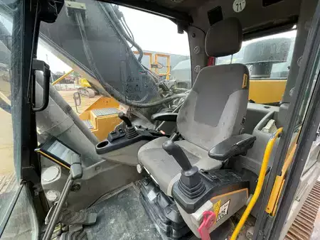 Rupsgraafmachines 2015 Volvo EC380EL | German machine (15)