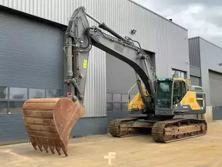 Rupsgraafmachines 2015 Volvo EC380EL | German machine (2)