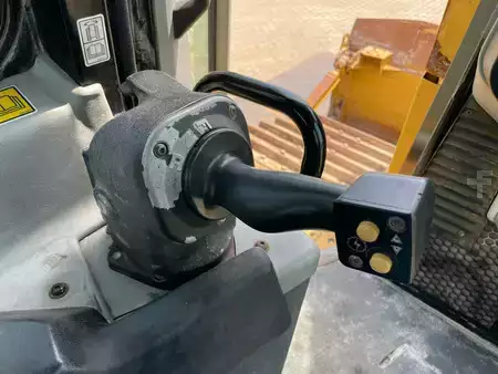 Escavadoras 2011 Caterpillar D6T LGP (22)