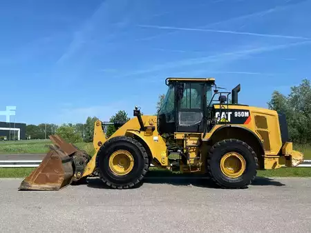 Ładowarki kołowe 2019 Caterpillar 950M (1)