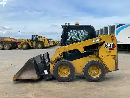 Chargeuse sur pneus 2021 Caterpillar 226D3 - CE Certified (1)
