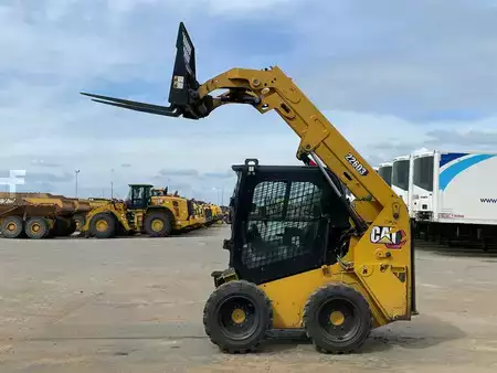 Chargeuse sur pneus 2021 Caterpillar 226D3 - CE Certified (11)